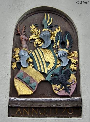 Coat of arms at the Hveln Alleway