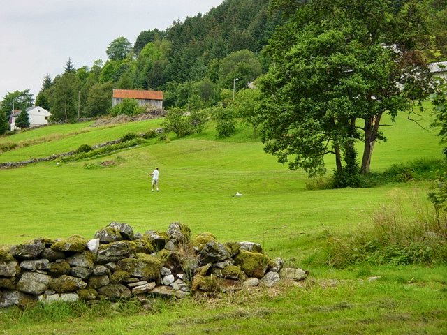 Playing golf at Selje